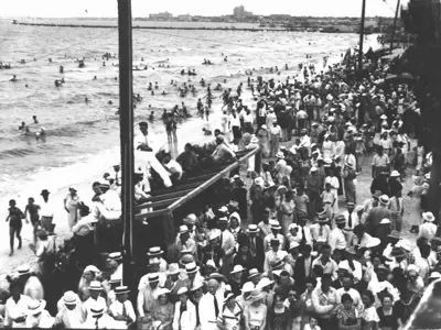 crowd on north beach